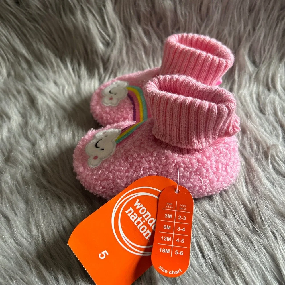 Wonder Nation Slippers Baby Girl's Size 5 Pink Fuzzy Rainbow Shoes 12-18 Months